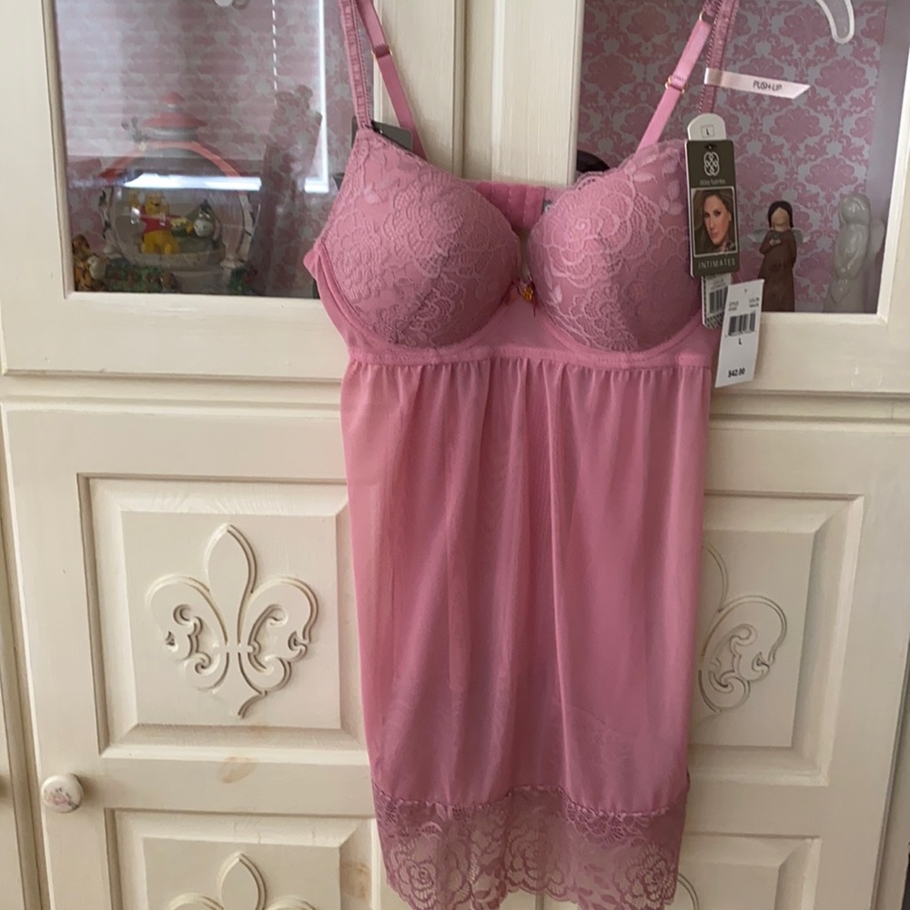 Daisy Fuentes chemise in mauve- large NWT